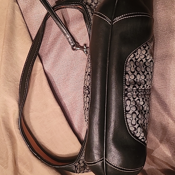 Coach Signature and Black Leather Hobo - Picture 3 of 6